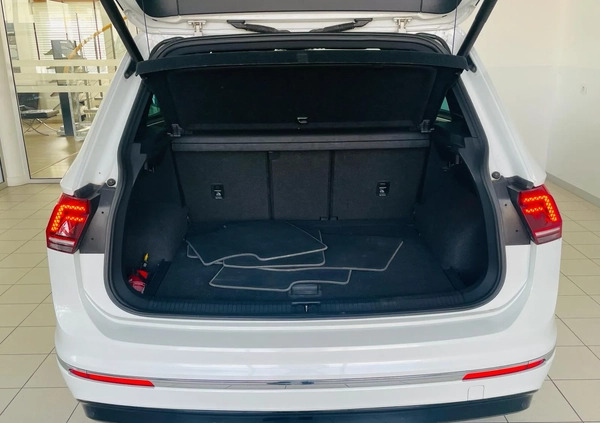 Volkswagen Tiguan cena 114900 przebieg: 84525, rok produkcji 2018 z Człopa małe 781